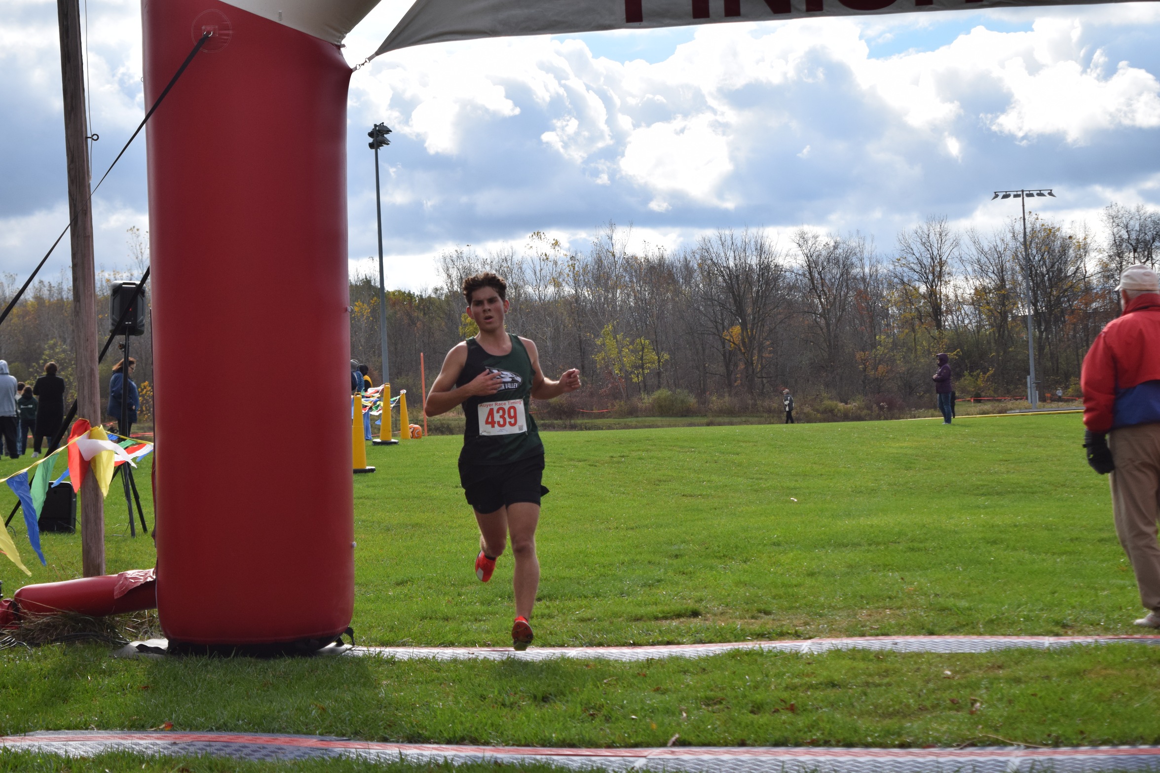 Hawks Men&rsquo;s Cross Country Places Fourth at Region III Championships