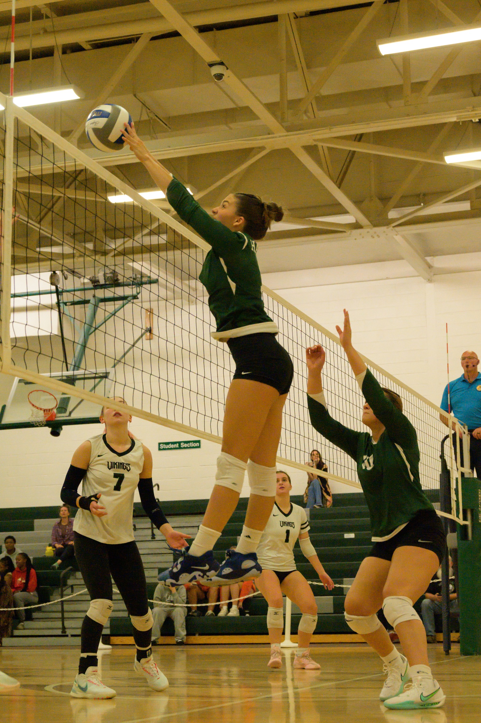 MVCC Women&rsquo;s Volleyball Battles Hard in Weekend Matches